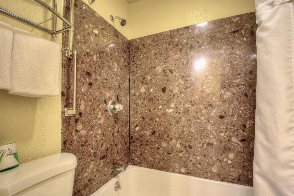 Bayside Inn image 44